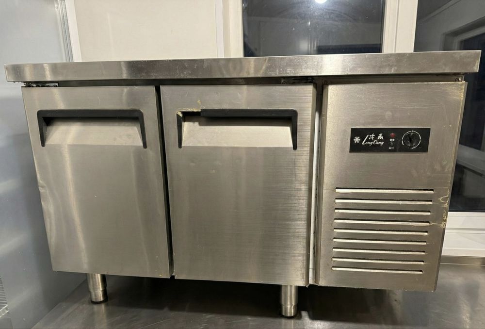 Холодильный стол