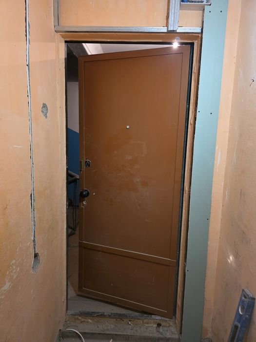 Входная дверь, продам