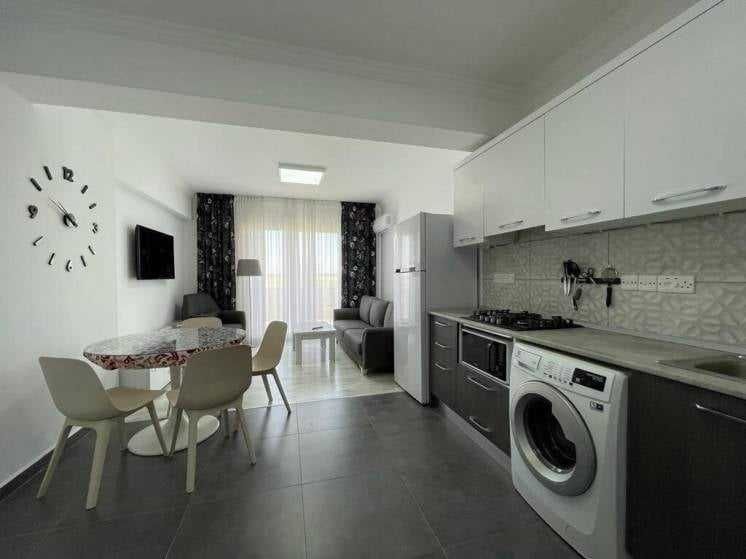 Дава се под наем Двустаен апартамент в София, Зона Б-18 - 65 кв.м за 598.23 € - Снимка #1