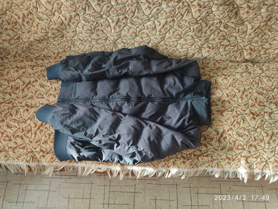 Продам куртку осень-весна