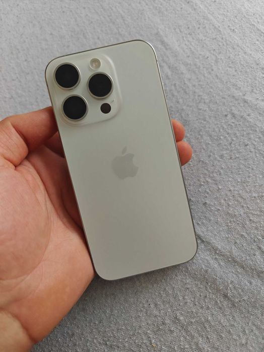 iPhone 15 Pro Alb 256GB impecabil eSim