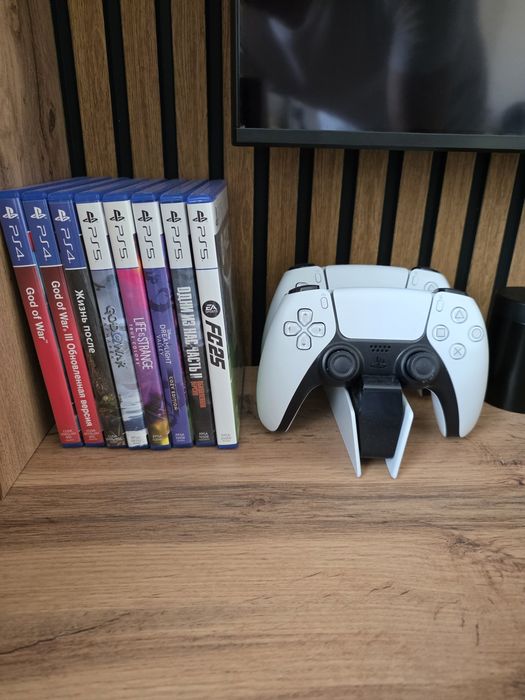PlayStation 5 Slim 1Tb 2 джойстика и 8 игр