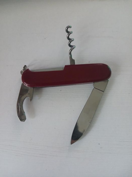 Briceag cu 3 funcții