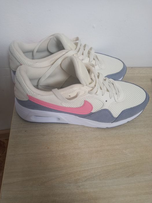 Adidas Nike dama 40,5