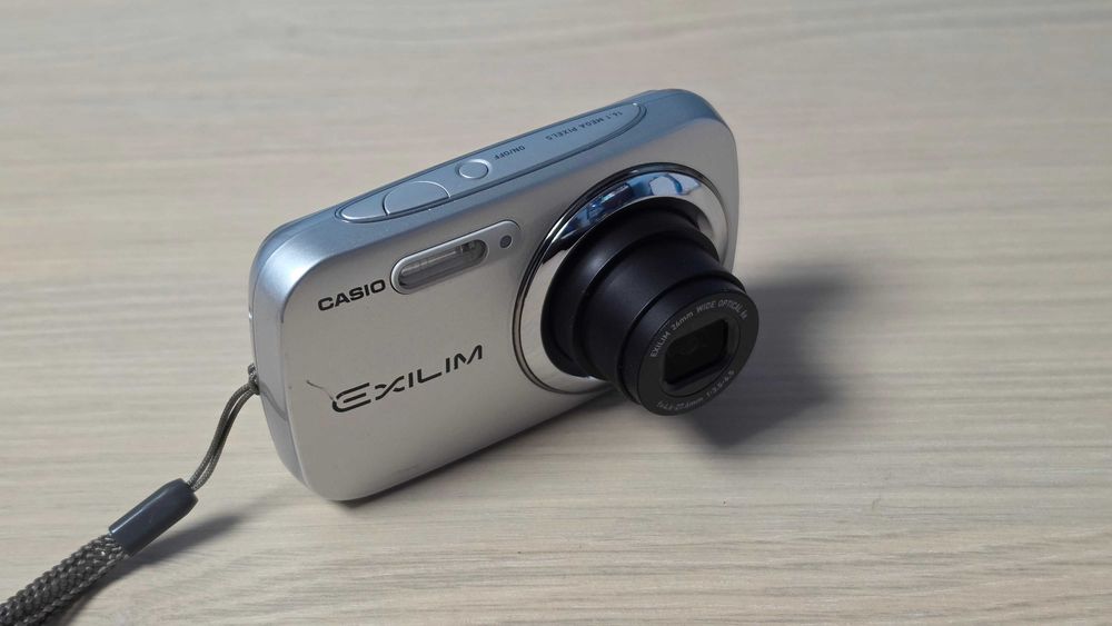 Aparat Foto Compact Casio Exilim EX-N50 – Argintiu, 16.1 MP