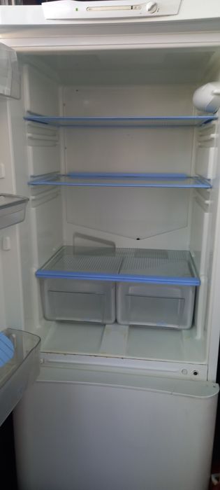 Холодильник indesit