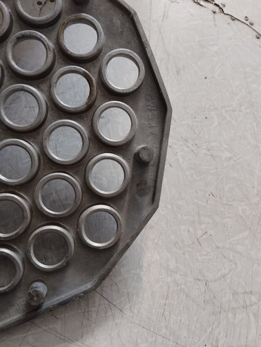 Пельменницу продам