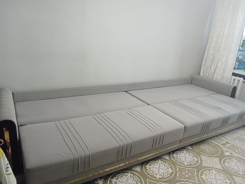 Продается диван 4 метра