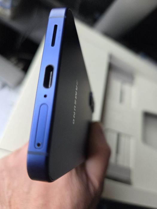 Samsung s25, 12GB ram , 256 GB, ca nou