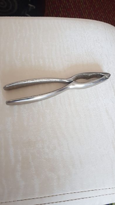 Vand un spargator nuci/alune