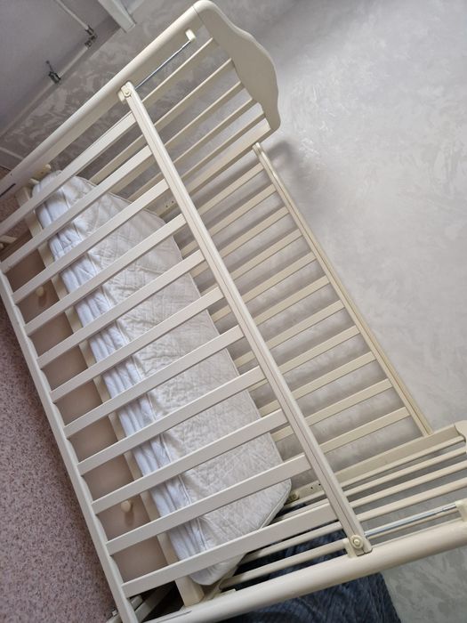 Продам детскую кроватку