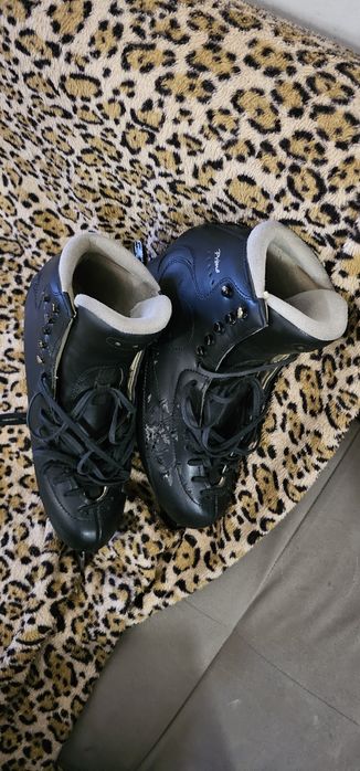 3 чифта професионални кънки за пързаляне