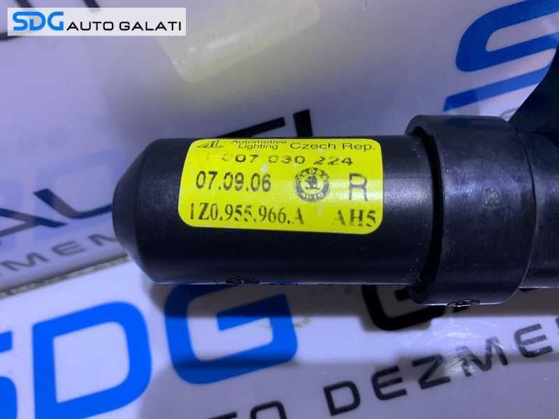 Spalator Far Dreapta Skoda Octavia 2 2004 - 2013 Cod 1Z0955966A 1307030224 [D0697]