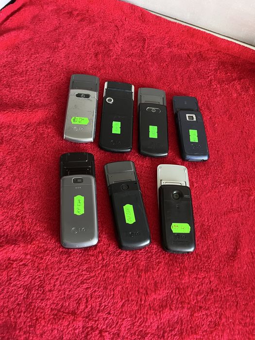 Telefon pe sina Lg . Pret/bucata