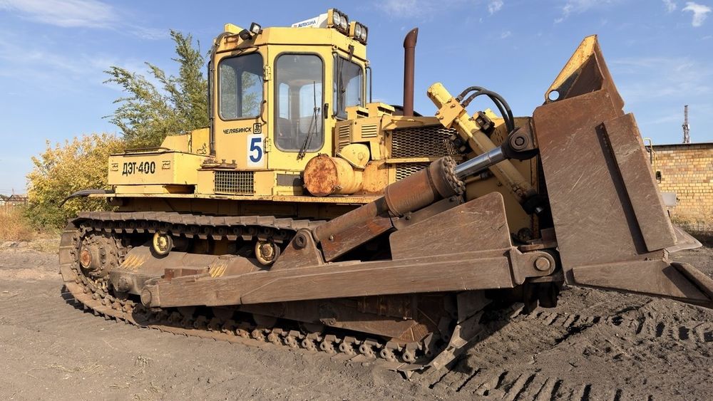 Продам Бульдозер ДЭТ-400