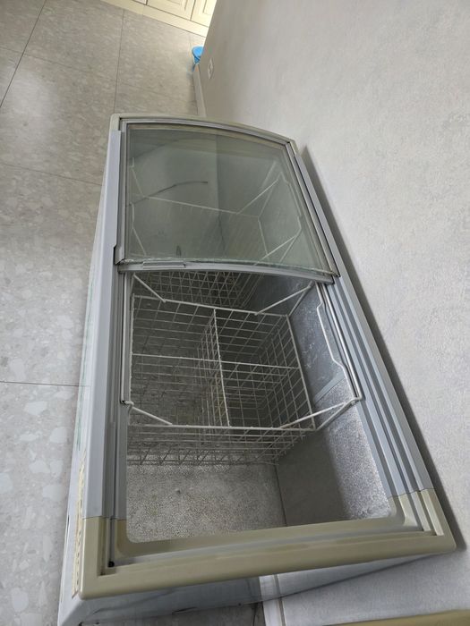 Продам морозильник