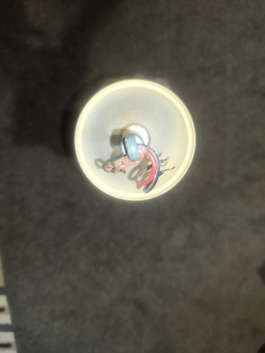 Лампа висяща с дървена конзола