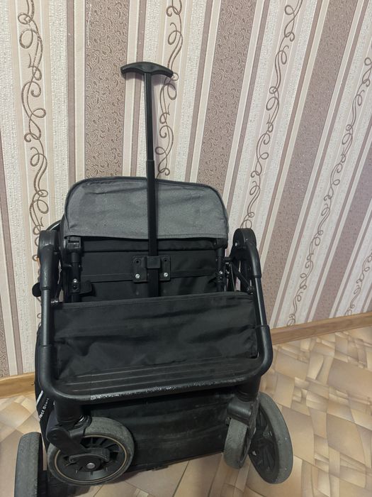 Продаю прогулочную коляску