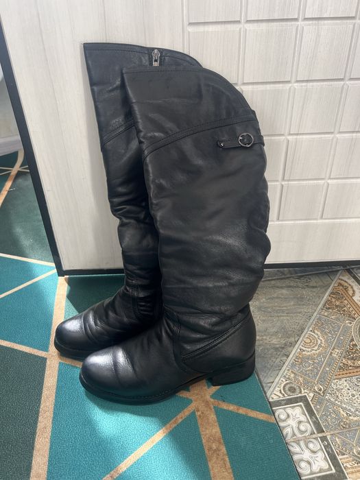 Продам зимние сапоги размер 36,37