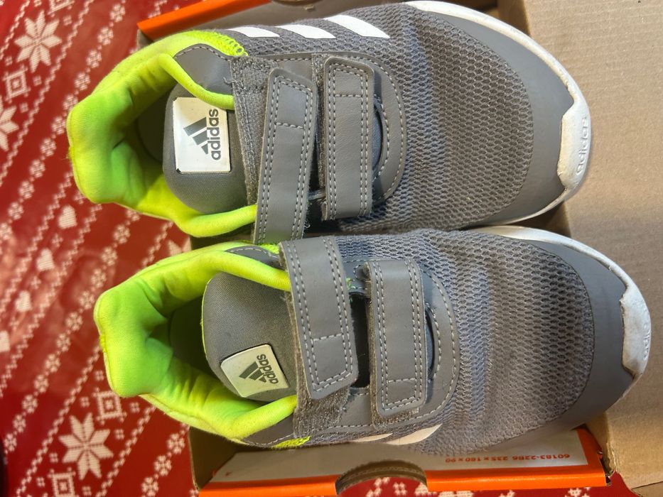 Маратонки adidas