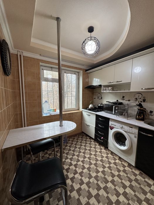 Аренда квартира 1хона 2 этаж 250$ Партсезт