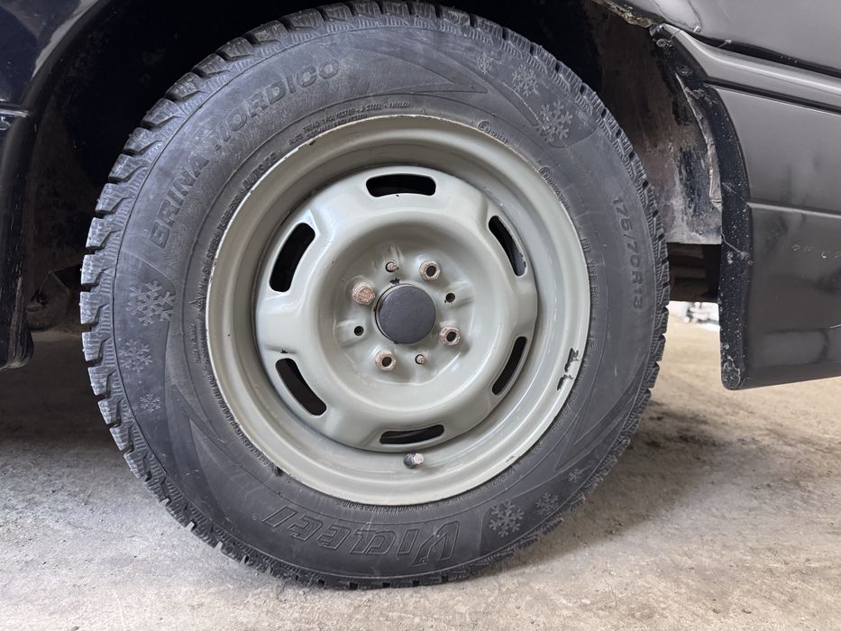 Продам зимние шипованные колеса