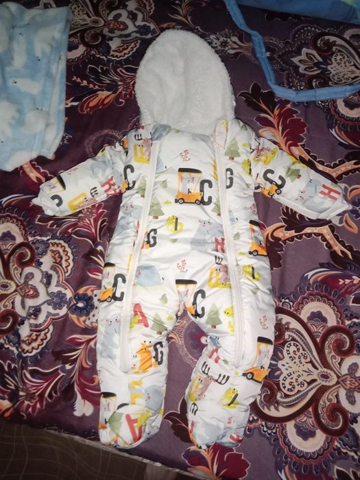 Продам детский комбенизон 68-6m