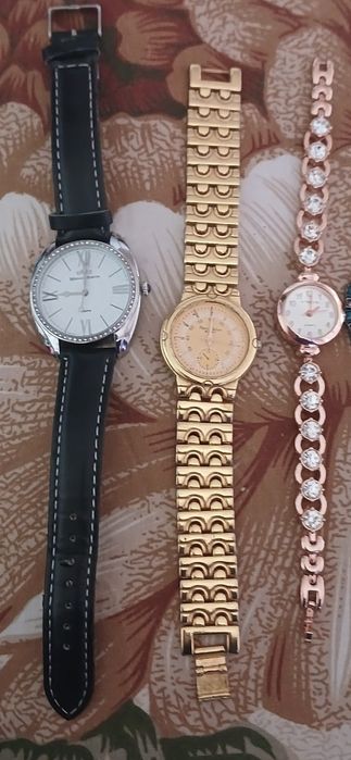 Продам женские часы