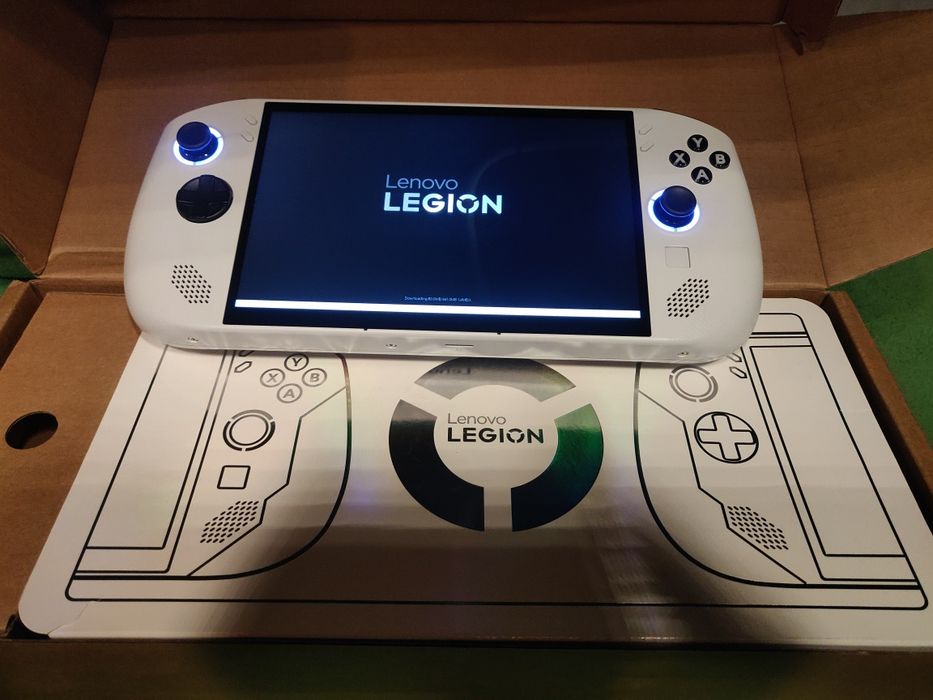 Lenovo Legion go s white amd z2 go