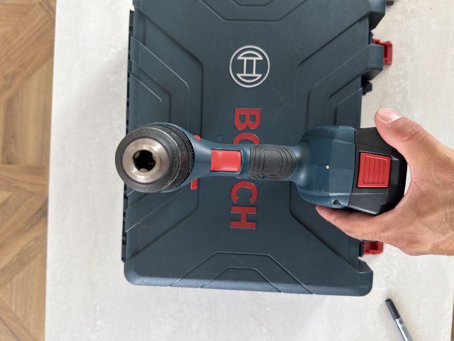 Безчетков акумулатор винтоверт Bosch GSB 180-LI
