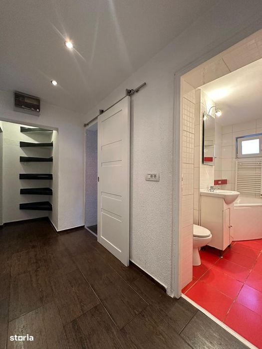Apartament 3 camere, bucătărie separată, 1 etaj .. 89900 euro