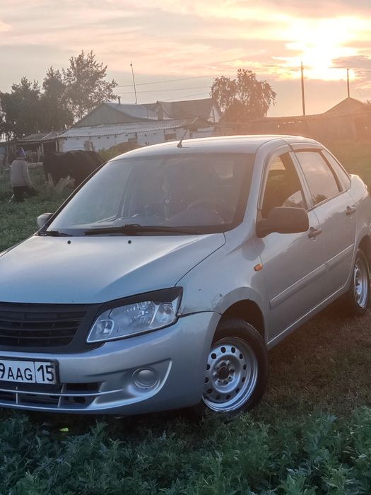 Продаётся Лада гранта 2013 года