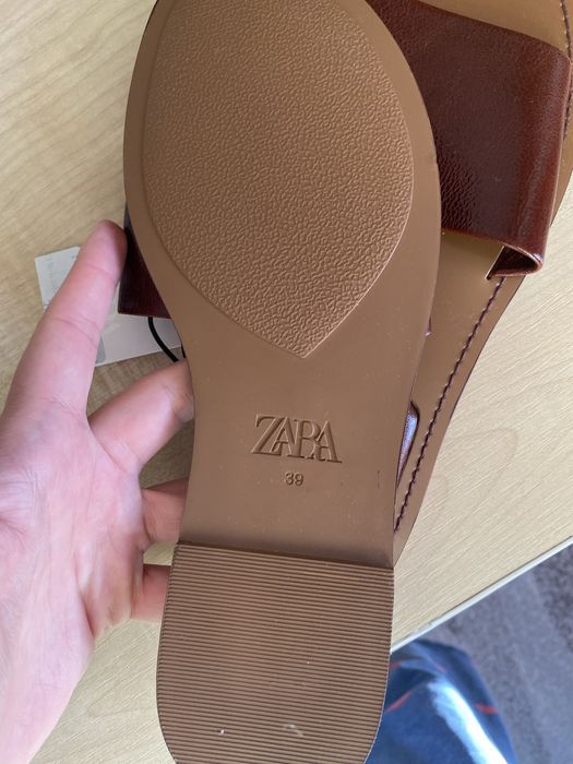 Slapi Zara din piele