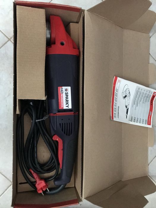 Ъглошлифовъчна машина MBA 2400 PA