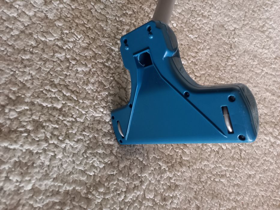 Детска прахосмукачка и робот прахосмукачка