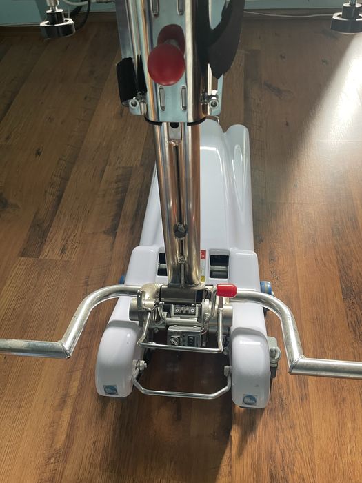 Устройство за изкачване на стълби за инвалидни колички LG04 Basic