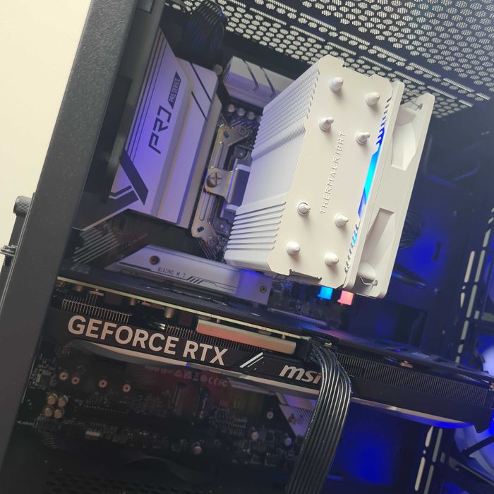 Геймърски Компютър! Ново! RTX 4070, Intel i5-13400F, 32GB RAM