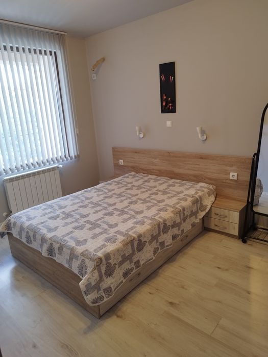 Дава се под наем Тристаен апартамент в Плевен, Идеален център - 60 кв.м за 408 € - Снимка #1