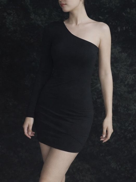 Платье черное мини