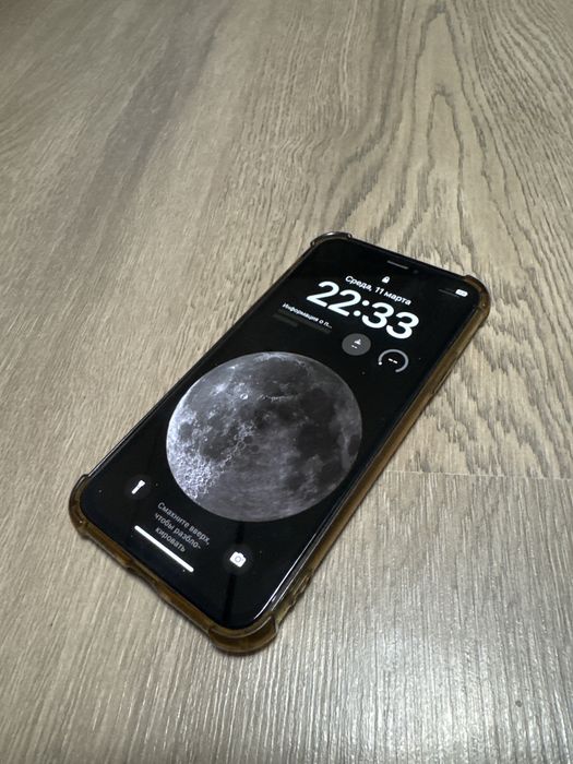 Айфон 10 в хорошем состояние