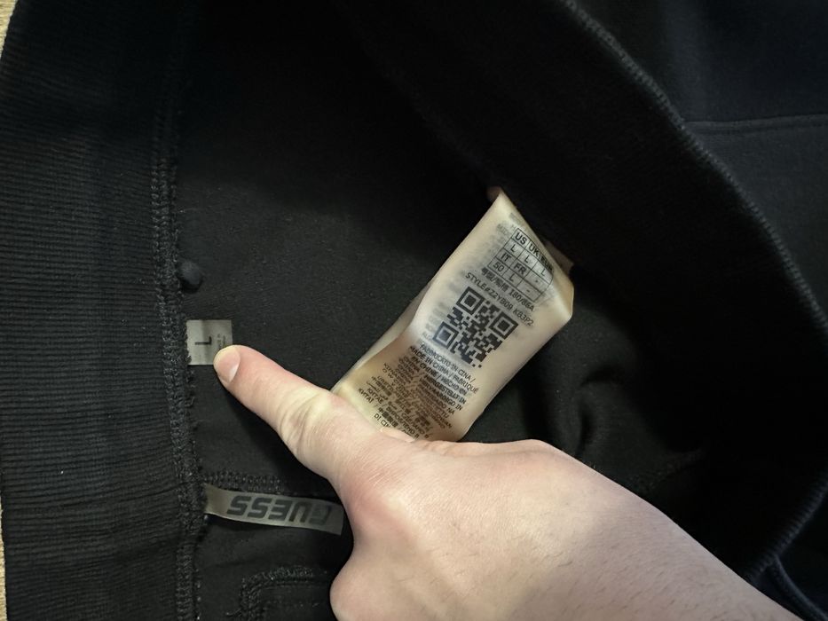 Мъжко оригнално долнище Guess