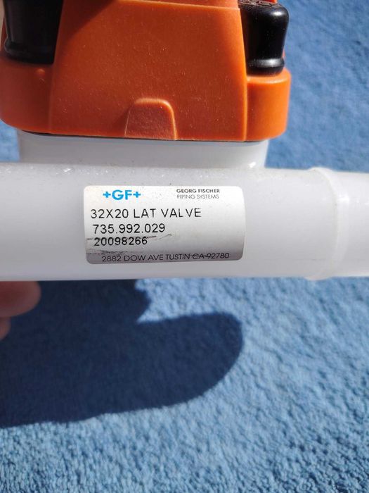 Valvă industrială din material plastic rezistent la substanțe chimice