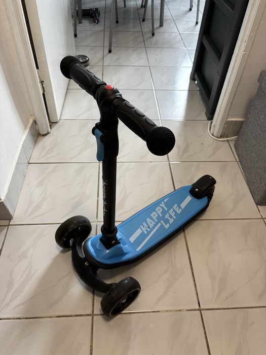 Trotinetă copii 3 roți, reglabilă, stare bună