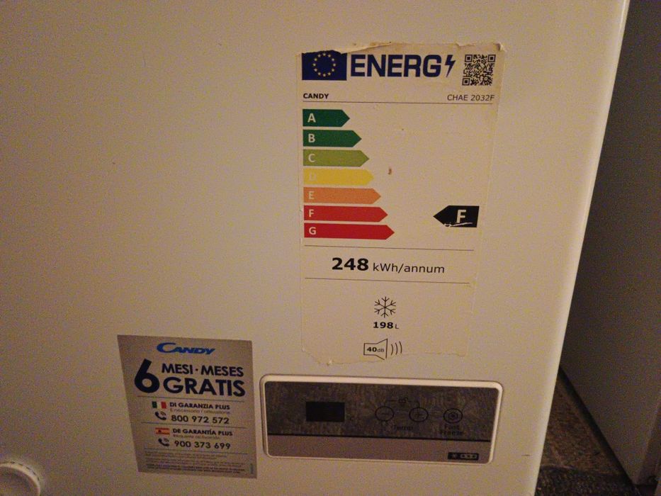 Salutare am spre vânzare o ladă frigorifică 198L