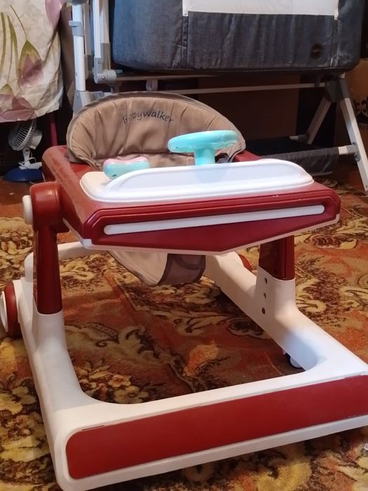 Детска кровать с ходуногом