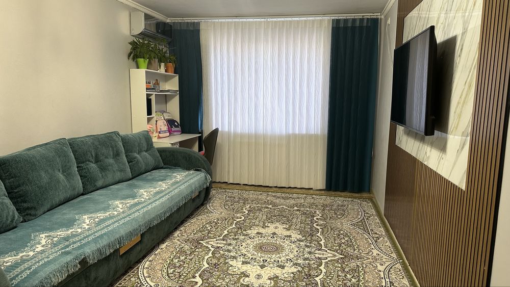 Диван покрывал 4 жастығымен