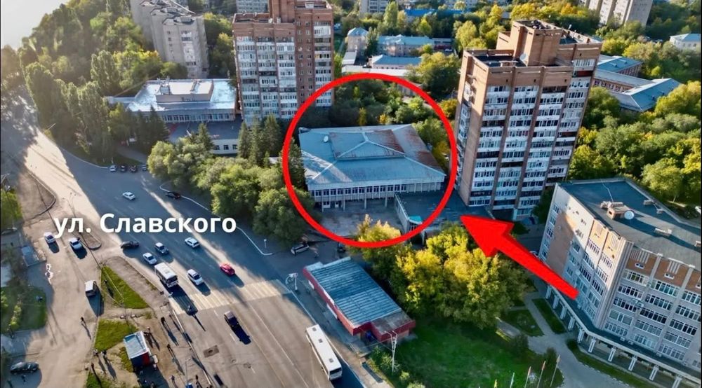 Продаётся здание в самом центре города