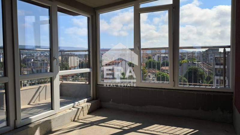 Тристаен апартамент за продажба, с голяма дневна, в новопостроена сгра