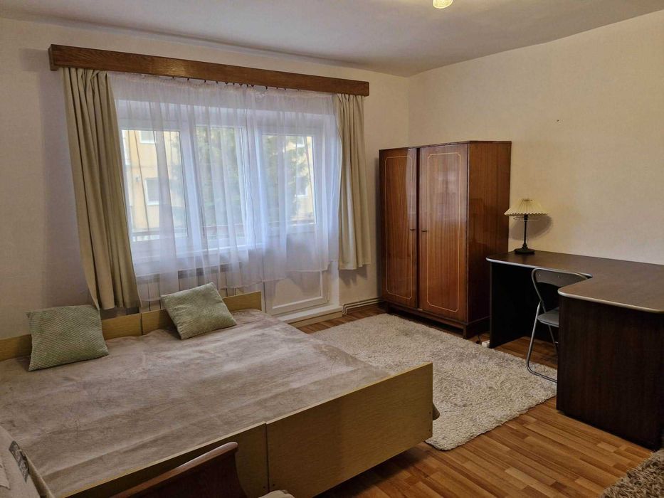 Inchiriez apartament cu două camere