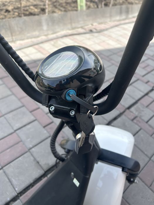 Продам электросамокат.